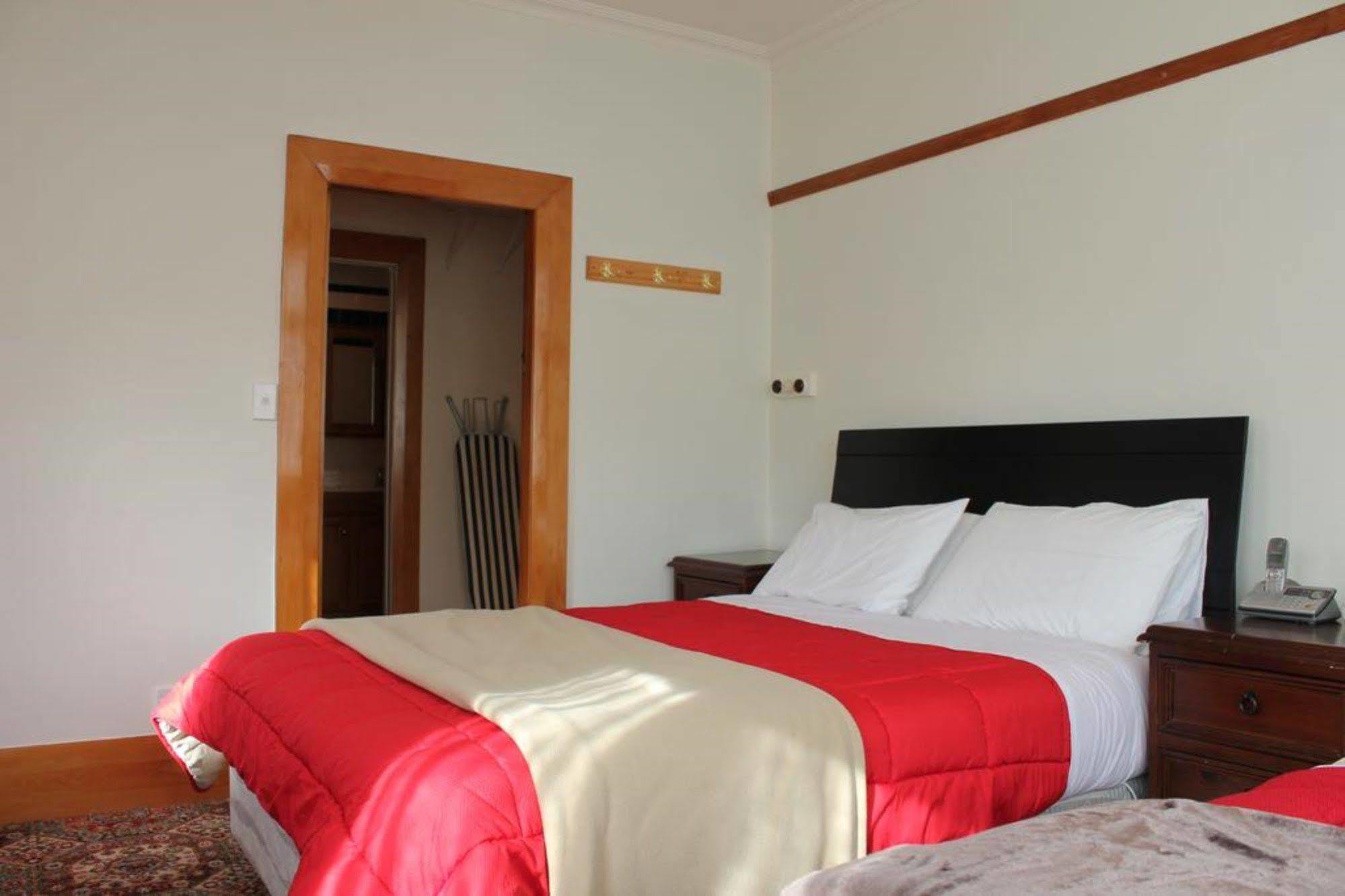 Halswell Lodge Wellington Bagian luar foto